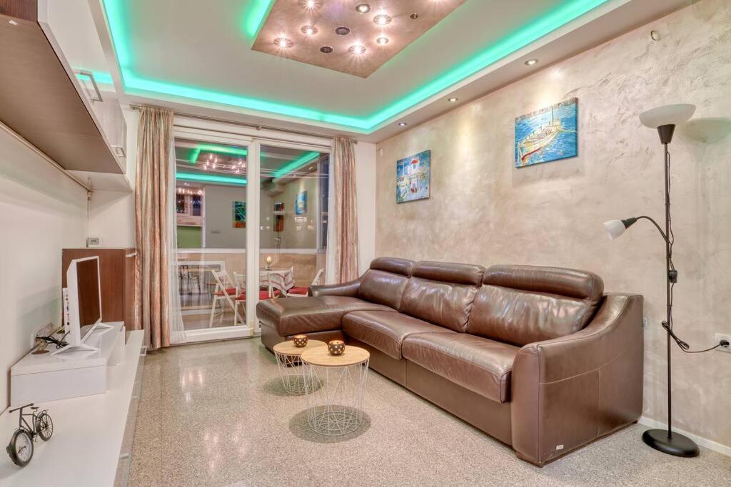 Cozy Nest Apartment- Central And Seaboard With Elevator Котор Екстериор снимка