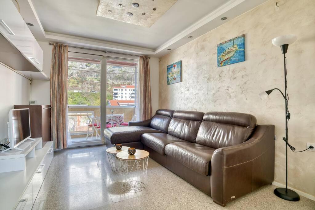 Cozy Nest Apartment- Central And Seaboard With Elevator Котор Екстериор снимка