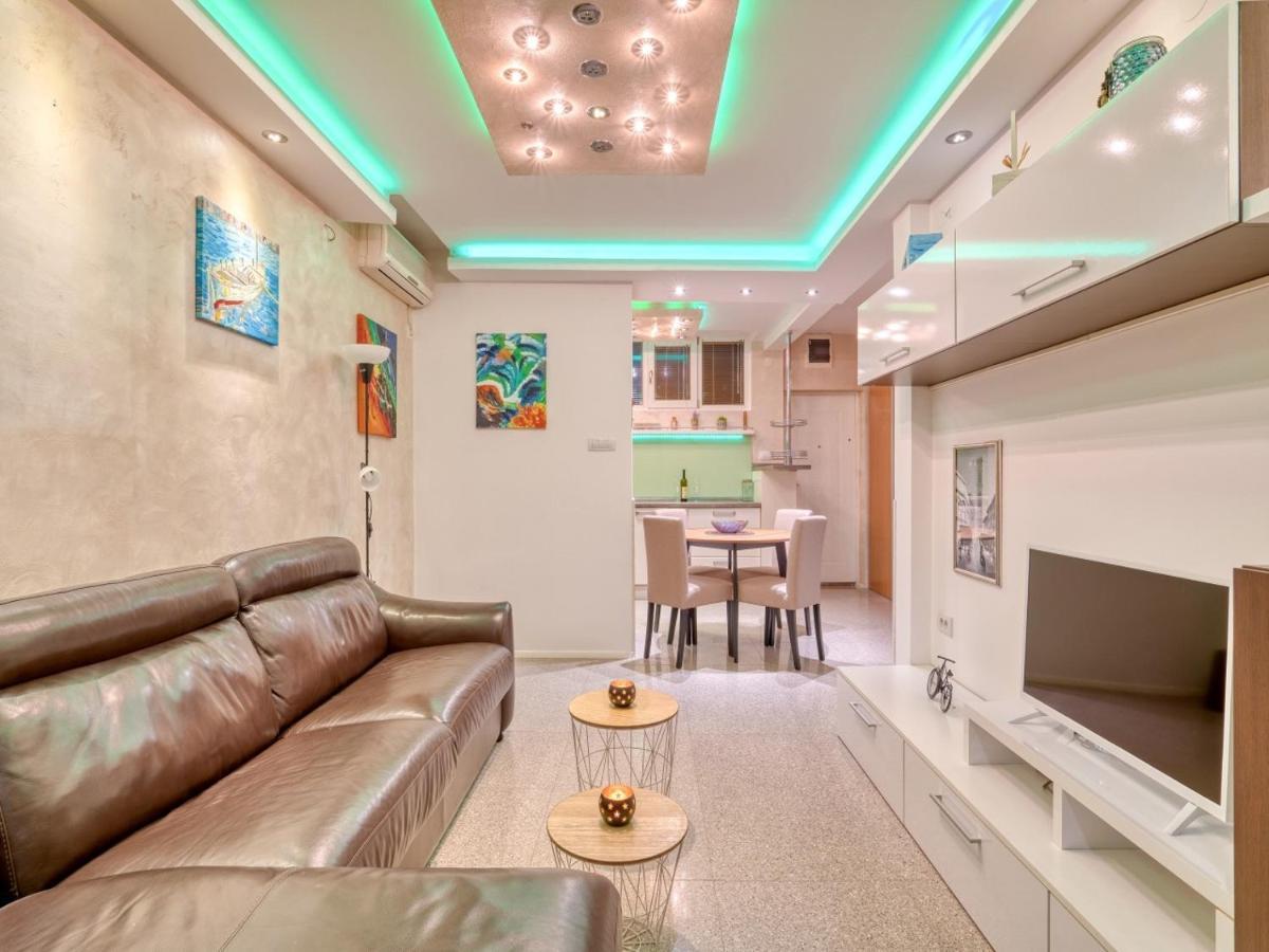 Cozy Nest Apartment- Central And Seaboard With Elevator Котор Екстериор снимка
