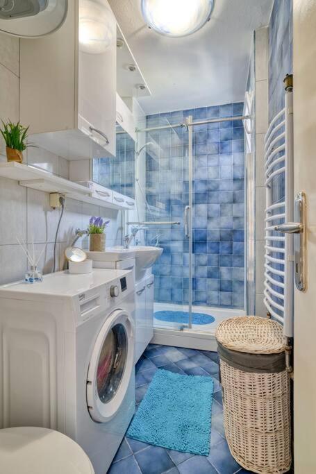 Cozy Nest Apartment- Central And Seaboard With Elevator Котор Екстериор снимка